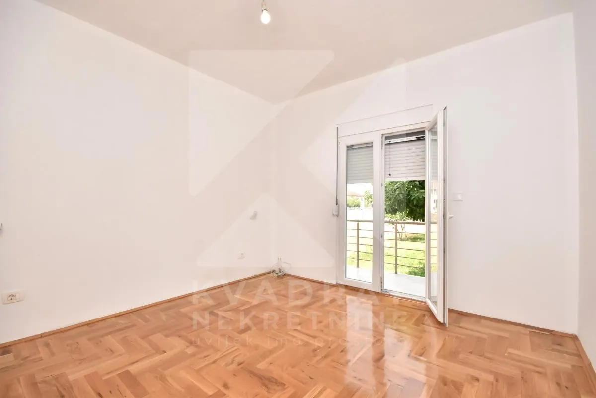 Izdavanje, kuća, 200m², Botun, Podgorica