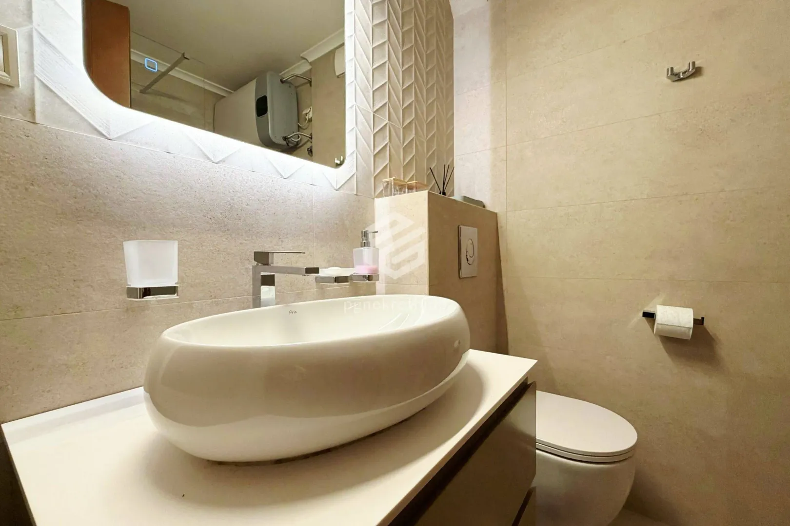 Izdavanje, dvosoban stan, 74m², Preko Morače, Podgorica