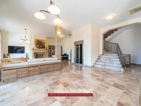 Prodaja, kuća, 971m², Petrovac, Budva - image 10