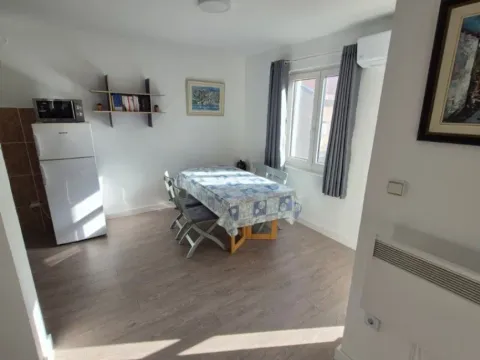 Izdavanje, jednosoban stan, 64m², Velji Vinogradi, Budva - image 4