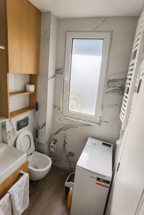 Izdavanje, trosoban stan, 56m², Stari Grad, Beograd