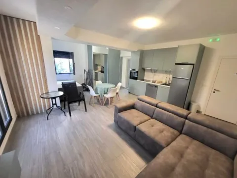 Izdavanje, garsonjera, 40m², Obala Đuraševića, Tivat - image 1