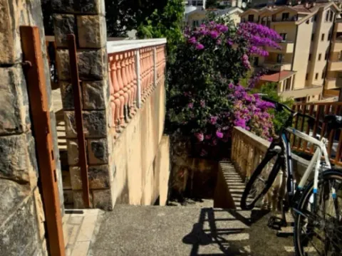 Sale, two bedroom apartment, 65m², Boreti, Budva - image 13