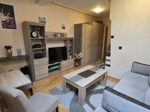 Stan in Nova Detelinara