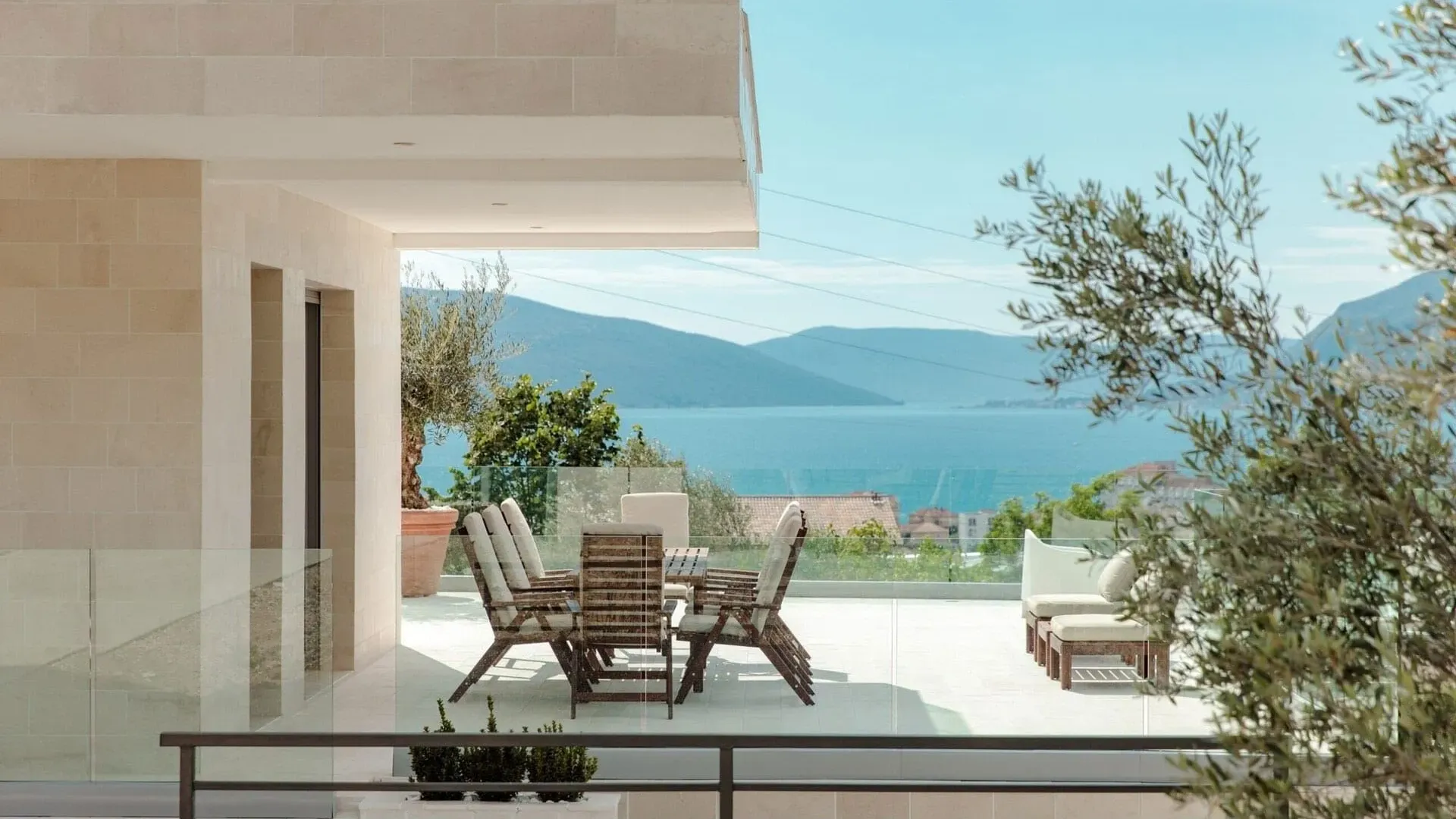 Rent, house, 273m², Marići, Tivat