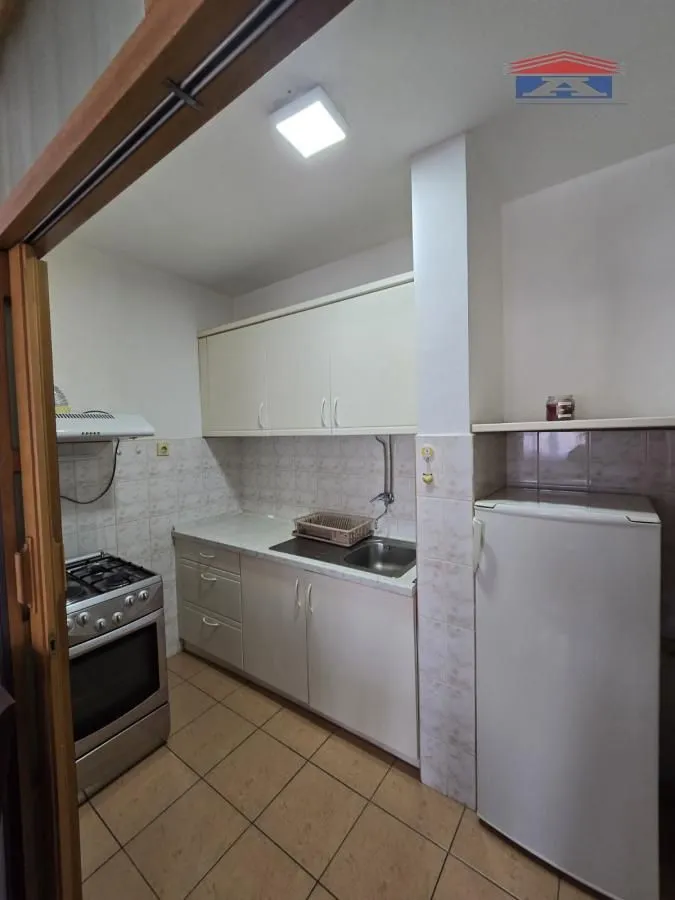 Izdavanje, trosoban stan, 65m², Podbara, Novi Sad Sve Podlokacije