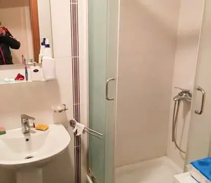 Izdavanje, dvosoban stan, 45m², Stari Aerodrom, Podgorica - image 5