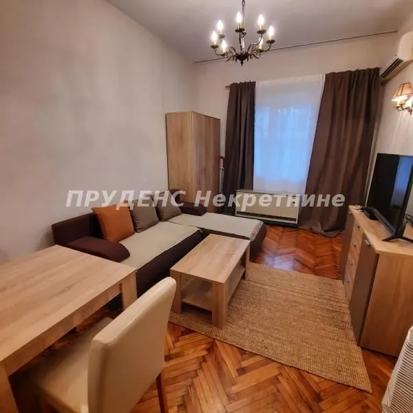 Izdavanje, jednosoban stan, 25m², Stari Grad, Beograd