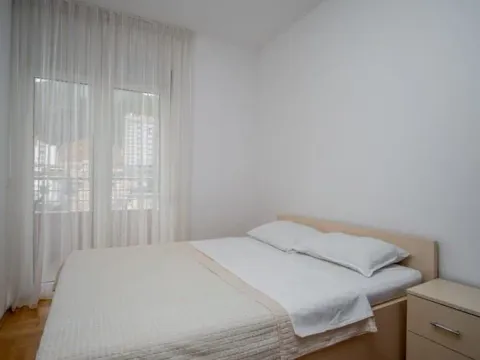 Rent, one bedroom apartment, 42m², Rozino, Budva - image 4