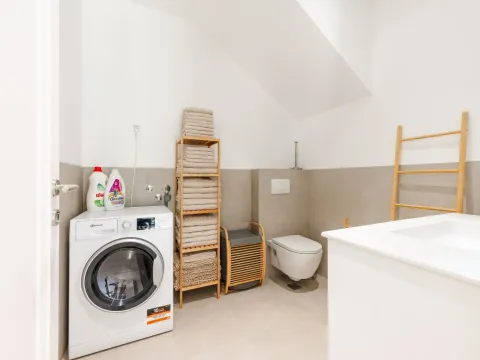 Izdavanje, kuća, 159m², Reževići, Budva - image 17