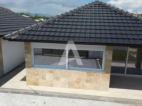 Sale, house, 92m², Ulcinj, Crna Gora - image 21