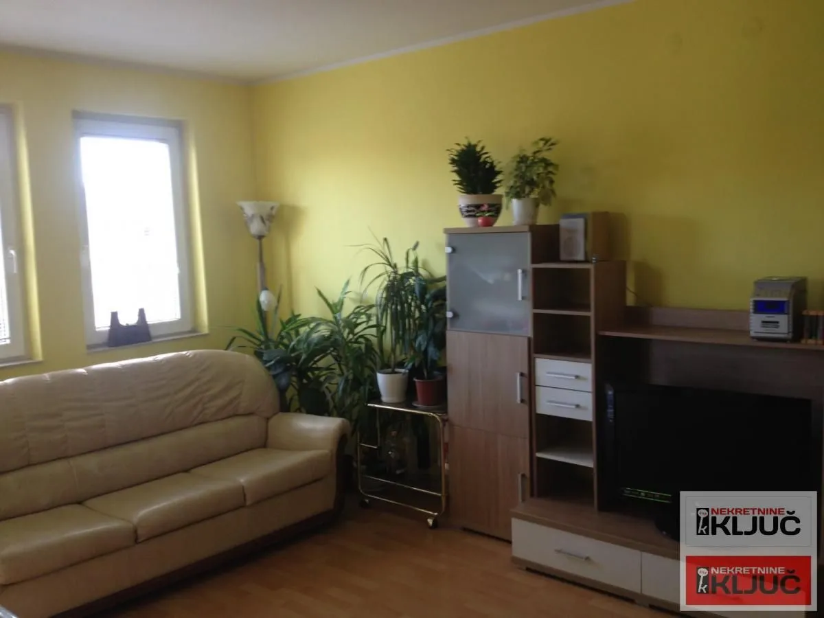 Prodaja, trosoban stan, 81m², Grbavica, Novi Sad Sve Podlokacije