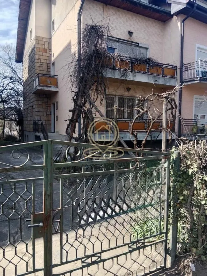 Prodaja, kuća, 194m², Centar, Vrnjačka Banja