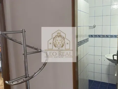 Rent, house, 330m², Dobanovci, Surčin - image 16