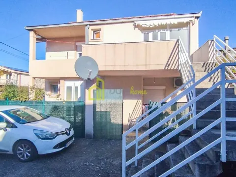 Prodaja, kuća, 220m², Tološka šuma, Podgorica - image 5