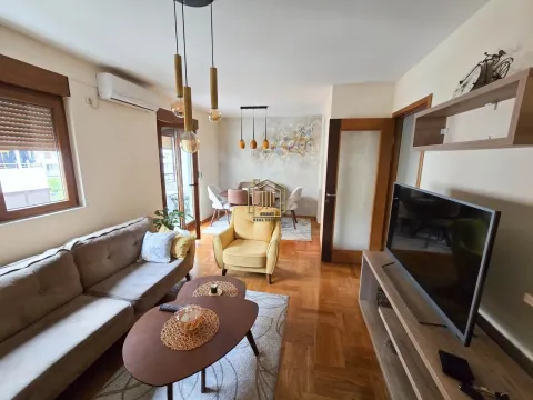 Izdavanje, dvosoban stan, 70m², Stari Aerodrom, Podgorica - image 3