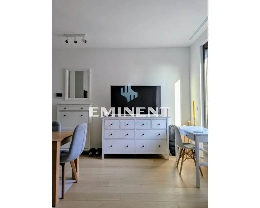 Izdavanje, stan, 39m², Stari Grad, Beograd