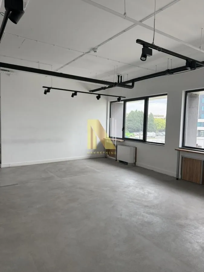 Rent, office space, 320m², Salajka, Novi Sad Sve Podlokacije