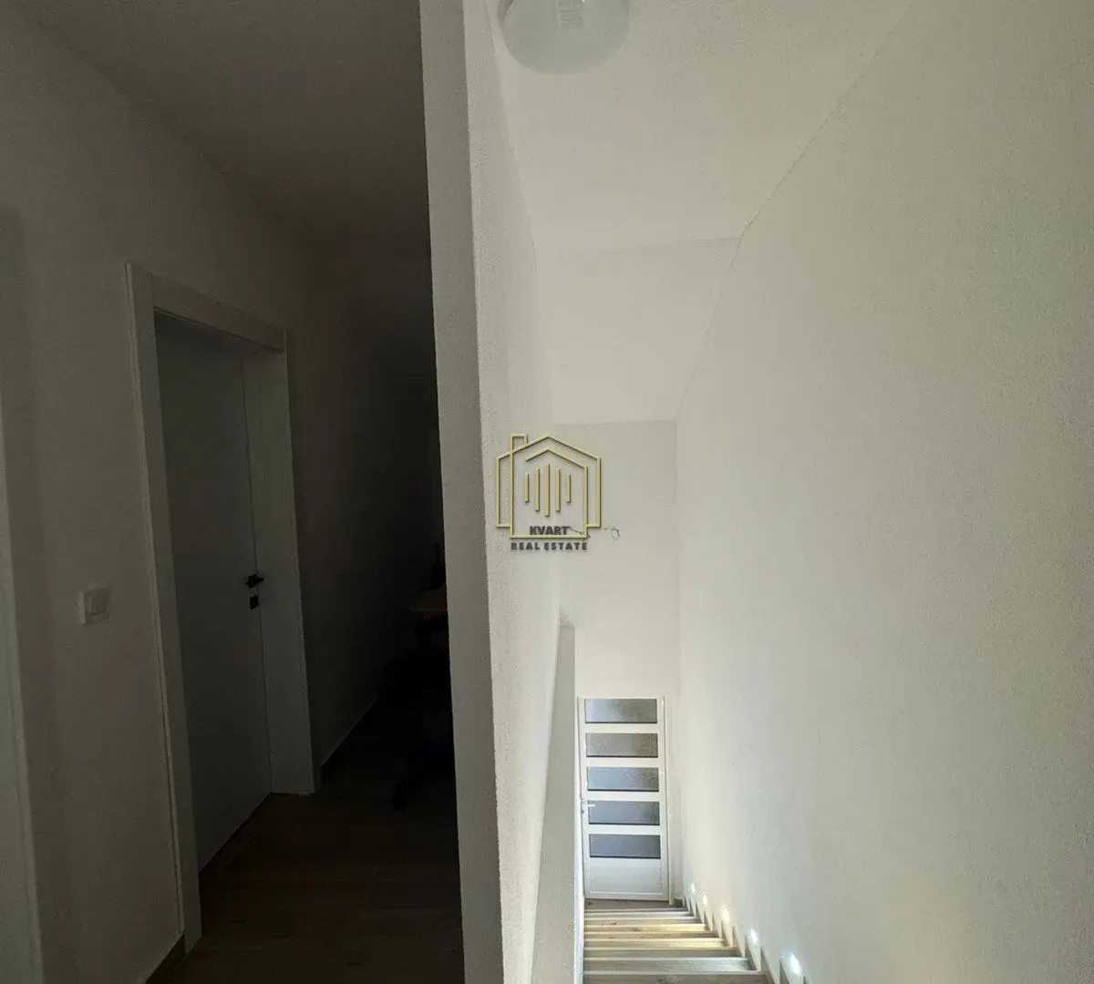 Izdavanje, dvosoban stan, 100m², Donja Gorica, Podgorica