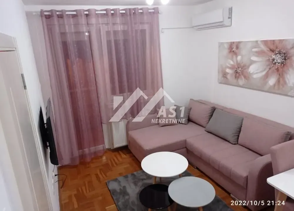 Izdavanje, jednosoban stan, 33m², Bulevar Oslobodjenja, Novi Sad Sve Podlokacije