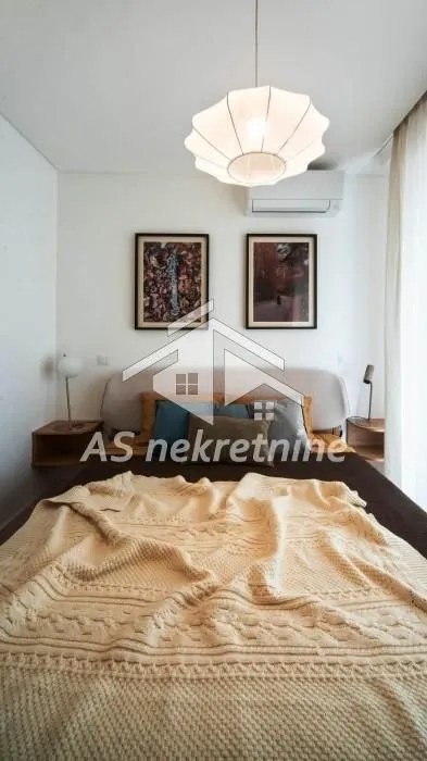 Izdavanje, trosoban stan, 100m², Vračar Sve Podlokacije, Beograd