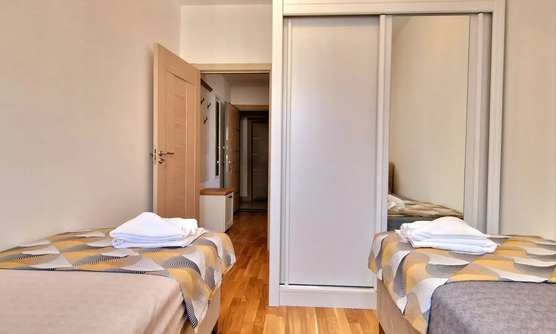 Sale, two bedroom apartment, 59m², Bečići, Budva