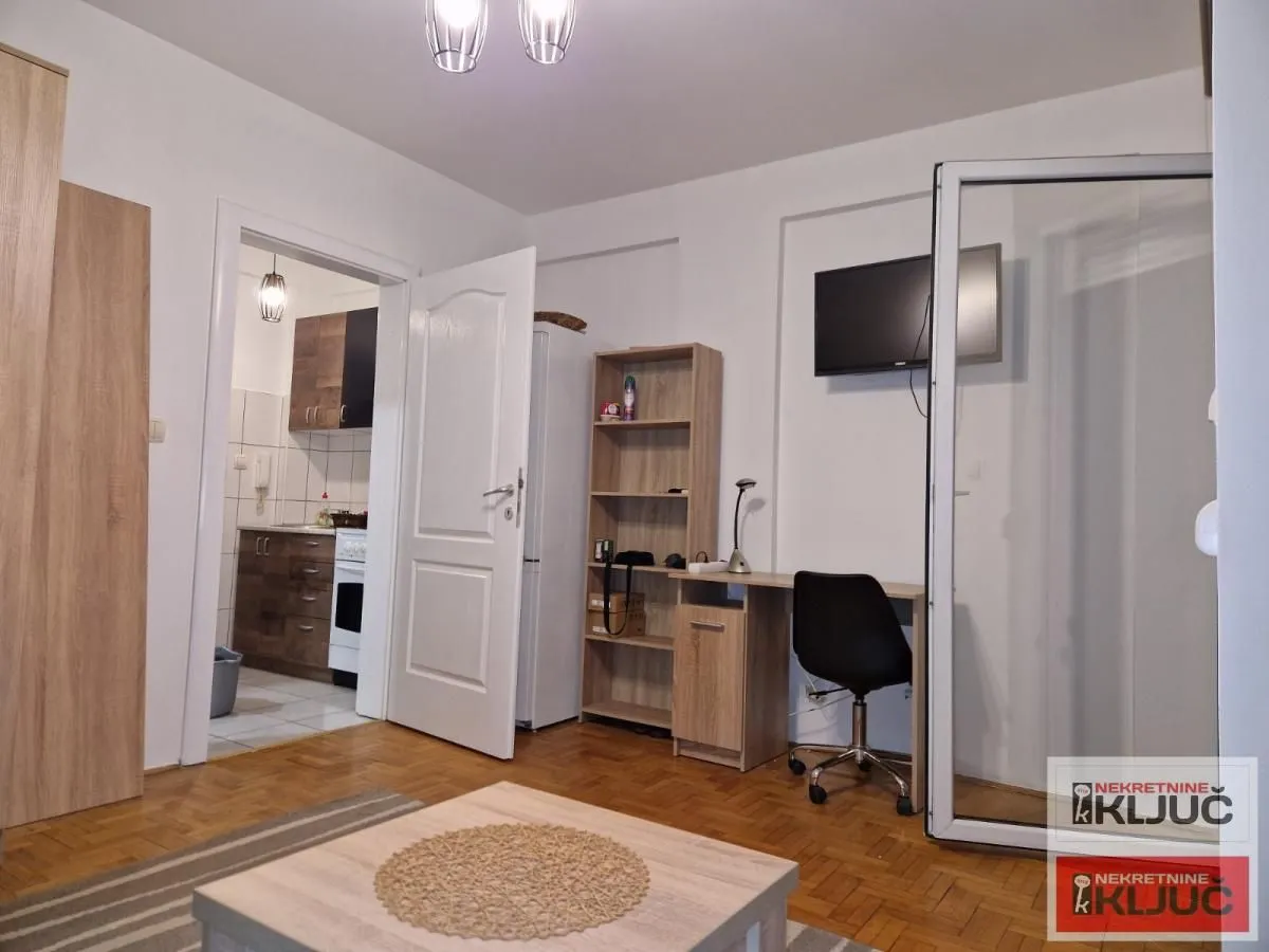 Izdavanje, garsonjera, 25m², Grbavica, Novi Sad Sve Podlokacije