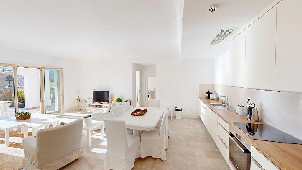 Prodaja, dvosoban stan, 76m², Tivat, Crna Gora