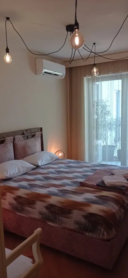 Rent, two bedroom apartment, 81m², Dobrota, Kotor