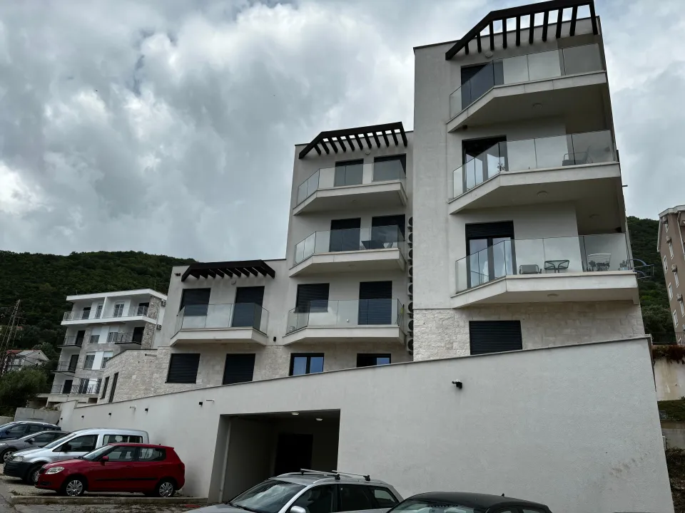Izdavanje, jednosoban stan, 43m², Kumbor, Herceg Novi