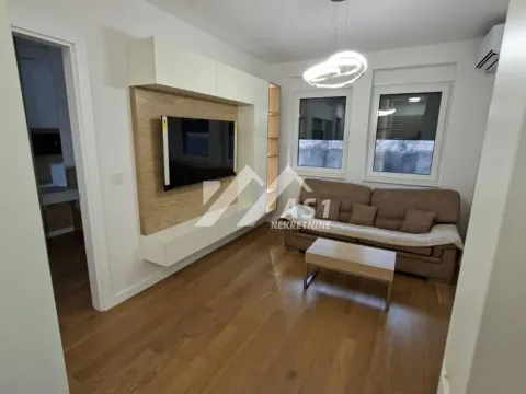 Stan in Bulevar Evrope