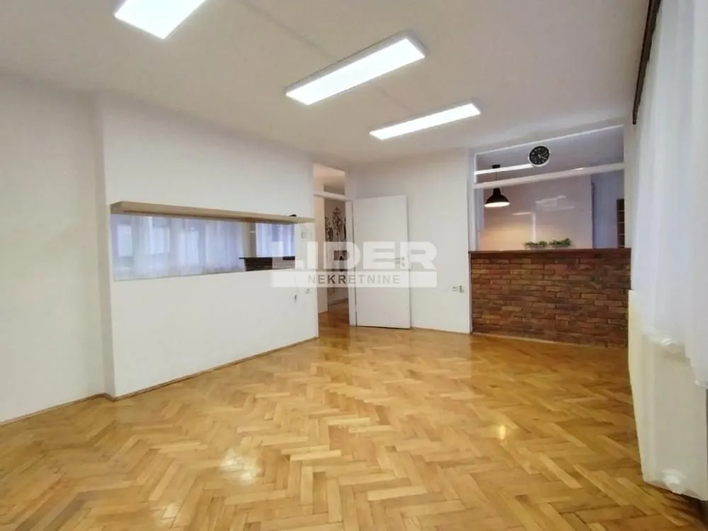 Rent, office space, 53m², Kalenić Pijaca, Vračar Sve Podlokacije