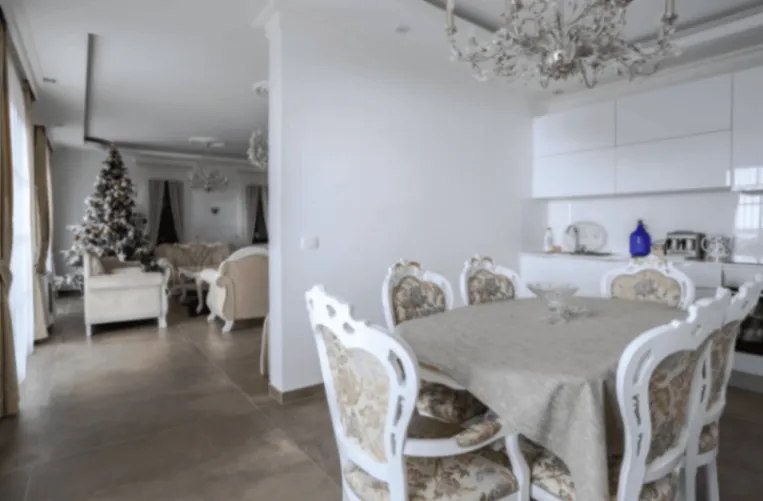Izdavanje, kuća, 300m², Blizikuće, Budva