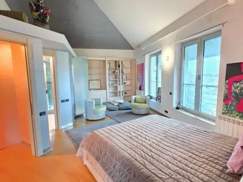 Sale, house, 400m², Denkova Basta, Zvezdara Sve Podlokacije - image 12