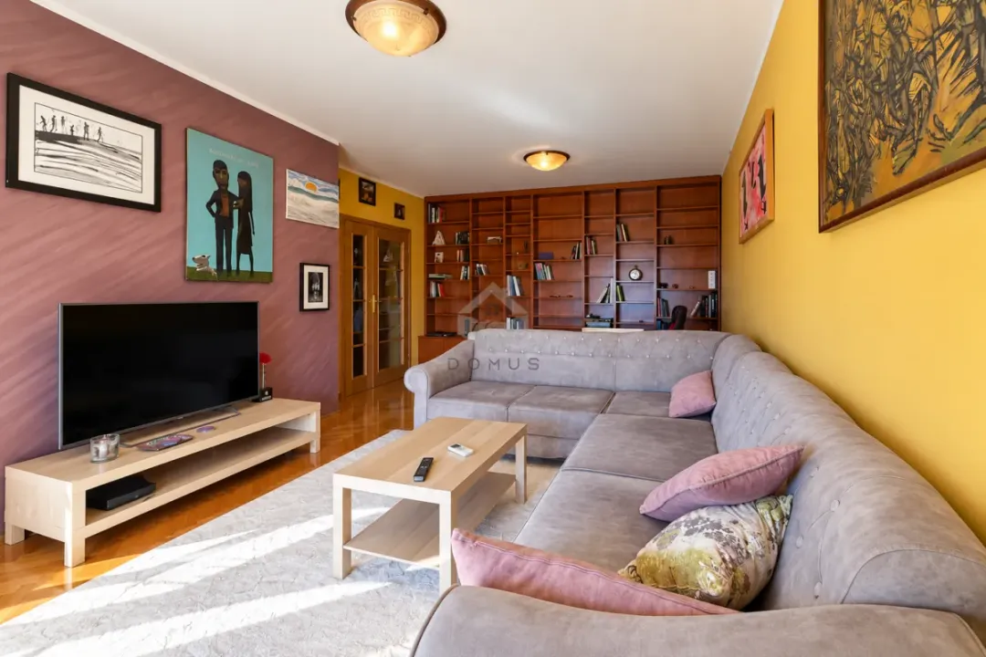 Izdavanje, trosoban stan, 88m², Blok 6, Podgorica