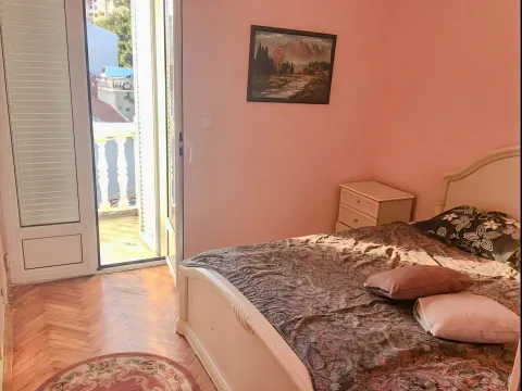 Rent, two bedroom apartment, 75m², Centar, Herceg Novi - image 9