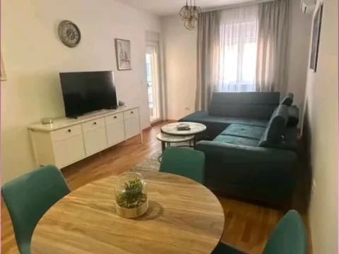 Rent, one bedroom apartment, 45m², Stari Aerodrom, Podgorica - image 3