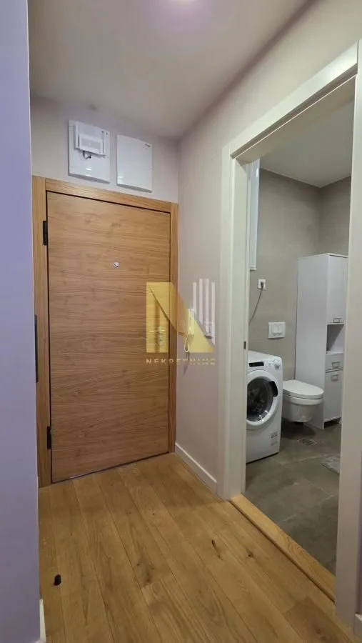 Izdavanje, dvosoban stan, 42m², Socijalno, Novi Sad Sve Podlokacije