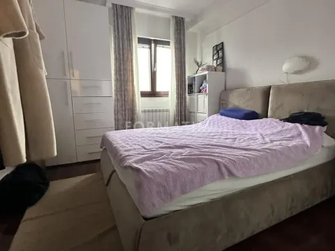 Izdavanje, trosoban stan, 89m², Stari Grad, Beograd - image 2