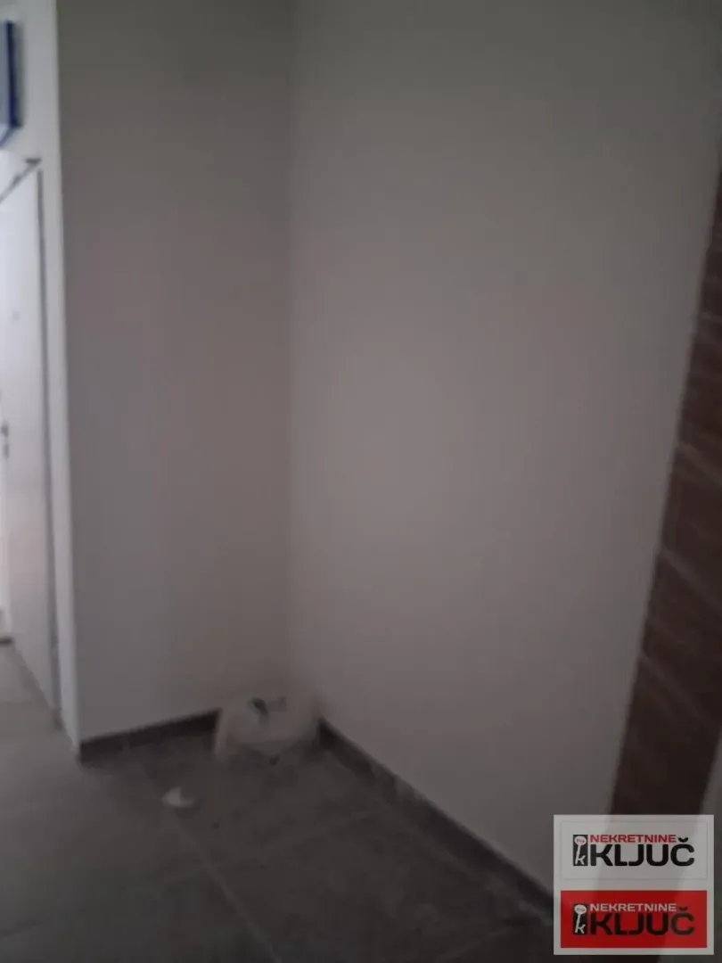 Prodaja, četvorosoban stan, 76m², Adice, Novi Sad Sve Podlokacije