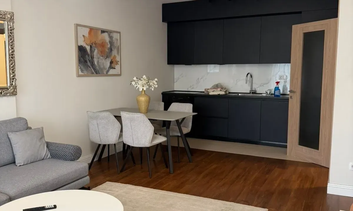 Izdavanje, jednosoban stan, 52m², Master Kvart, Podgorica