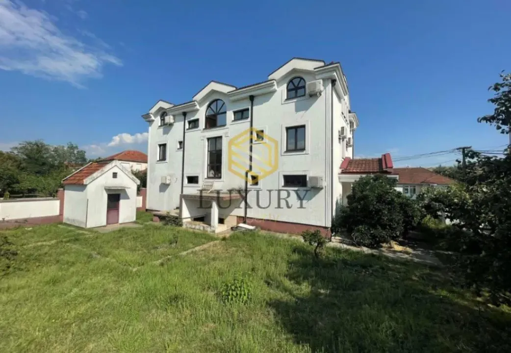 Izdavanje, poslovni prostor, 500m², Zagorič, Podgorica