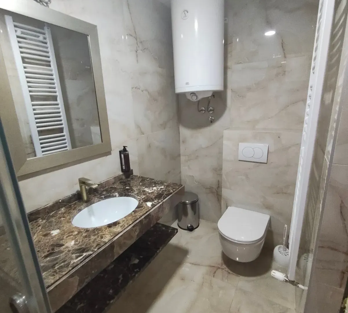 Prodaja, dvosoban stan, 184m², Centar, Loznica