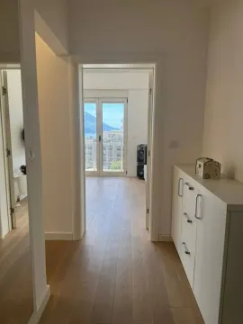 Rent, three bedroom apartment, 90m², Bečići, Budva - image 2