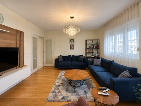 Rent, three bedroom apartment, 95m², City Kvart, Podgorica - image 2