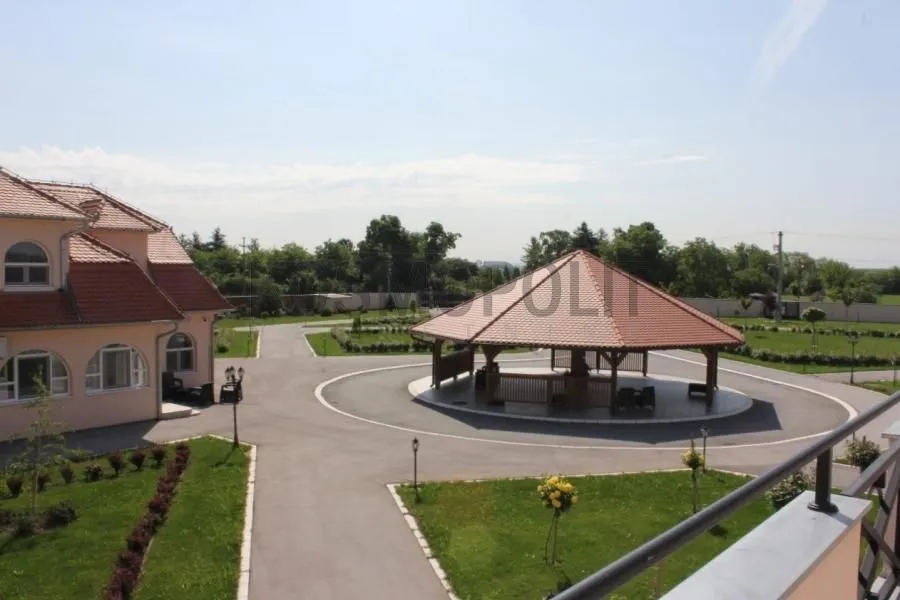 Sale, office space, 2000m², Progar, Surčin