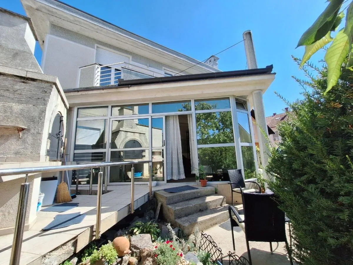 Sale, house, 253m², Adice, Novi Sad Sve Podlokacije