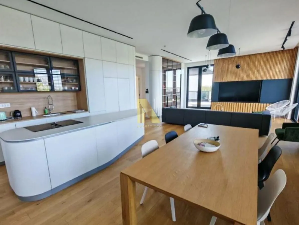 Prodaja, četvorosoban stan, 184m², Savski Venac, Beograd