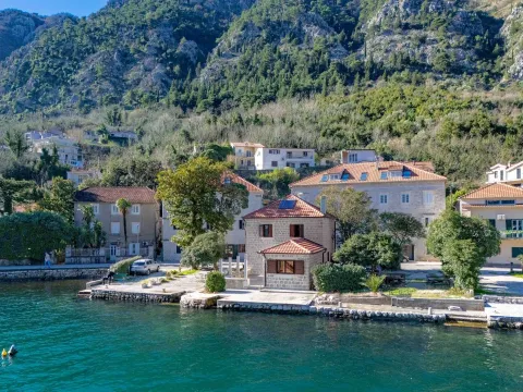 Prodaja, kuća, 130m², Muo, Kotor - image 19