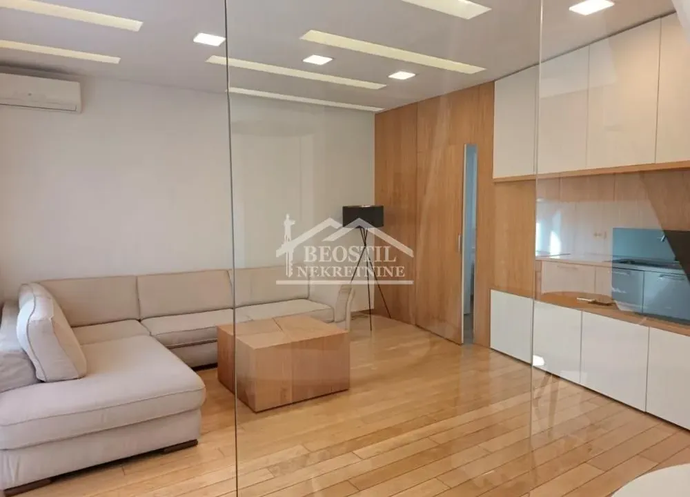 Izdavanje, dvosoban stan, 66m², Slavija, Vračar Sve Podlokacije